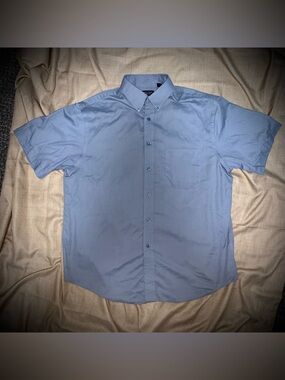 Roundtree & Yorke Men’s Button Front Shirt Size L Blue Short Sleeve